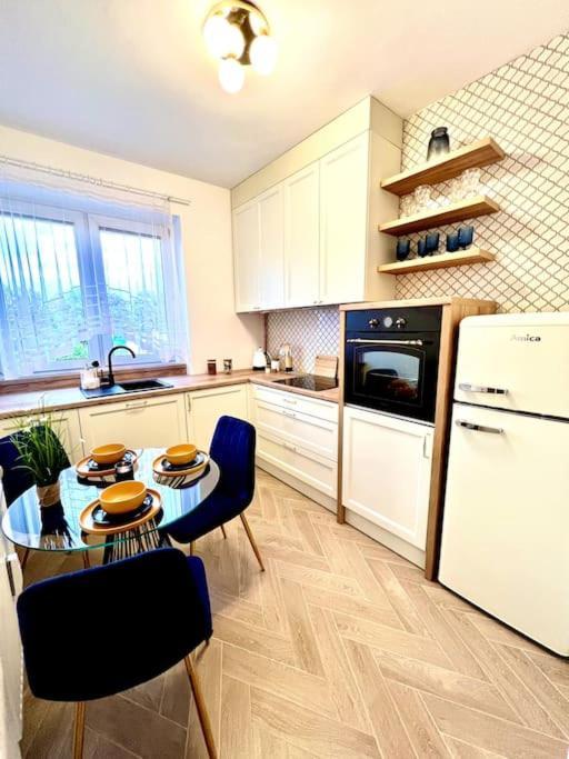 B&W Luxurious Apartment In The Heart Of Wrocław Exterior foto