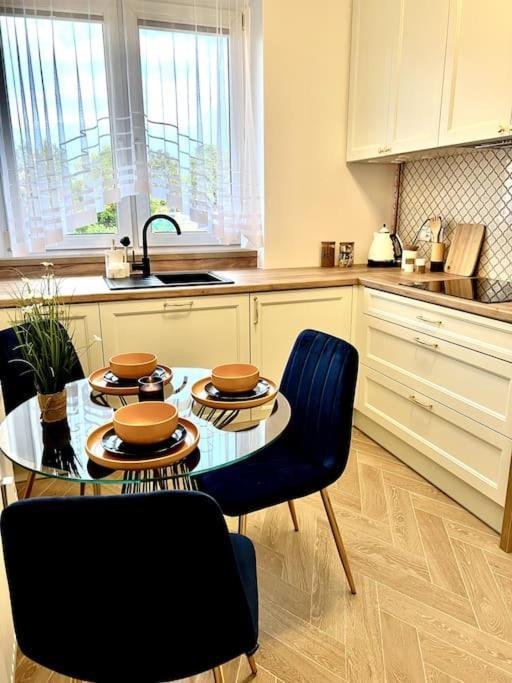 B&W Luxurious Apartment In The Heart Of Wrocław Exterior foto